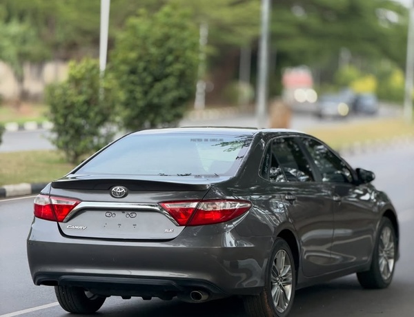 2015 TOYOTA CAMRY SE  FOREIGN USED, First Body Clean