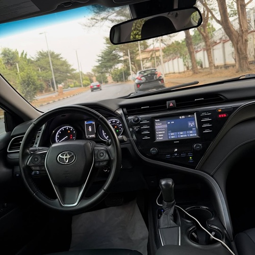 Foreign Used Toyota Camry SE – 2020 for Sale In Abuja