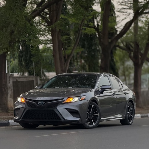 TOYOTA CAMRY SE 2021 HYBRID FOR SALE – FOREIGN USED, READY TO GO