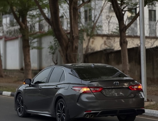 TOYOTA CAMRY SE 2021 HYBRID FOR SALE – FOREIGN USED, READY TO GO