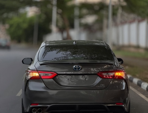 TOYOTA CAMRY SE 2021 HYBRID FOR SALE – FOREIGN USED, READY TO GO