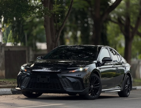 Toyota Camry SE (2025)  Foreign Used 🇯🇵 Premium Sport Sedan Available