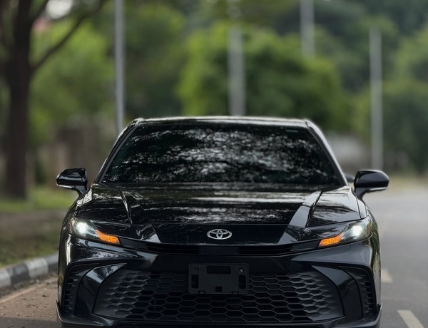 Toyota Camry SE (2025)  Foreign Used 🇯🇵 Premium Sport Sedan Available