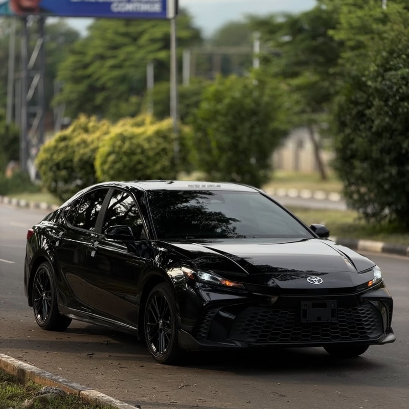 Toyota Camry SE (2025)  Foreign Used 🇯🇵 Premium Sport Sedan Available image