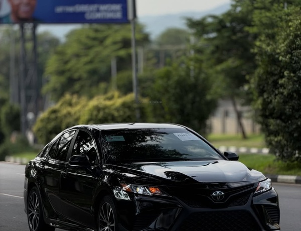 Toyota Camry SE 2018🇯🇵 Strong Engine & Low Fuel Consumption