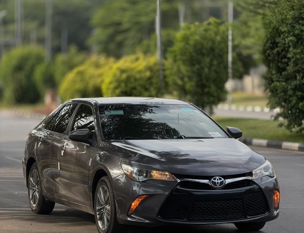 2017 TOYOTA CAMRY – FOREIGN USED | CLEAN, RELIABLE & FUEL EFFICIENT 