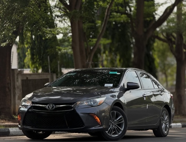 2017 TOYOTA CAMRY – FOREIGN USED | CLEAN, RELIABLE & FUEL EFFICIENT 