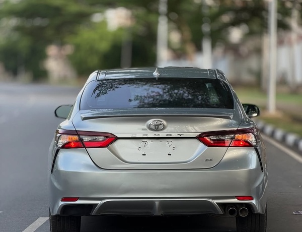 2022 TOYOTA CAMRY SE – FOREIGN USED | SPORTY & RELIABLE SEDAN 