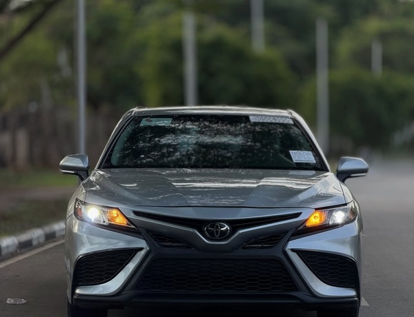 2022 TOYOTA CAMRY SE – FOREIGN USED | SPORTY & RELIABLE SEDAN 