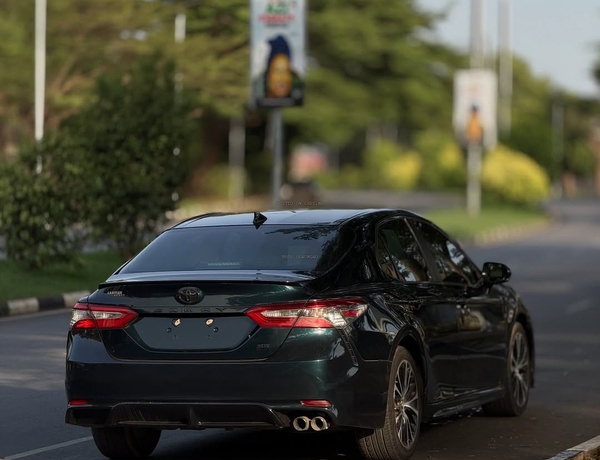 2019 TOYOTA CAMRY SE – FOREIGN USED | SPORT SEDAN