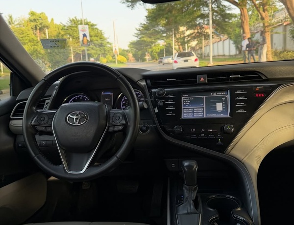 2019 TOYOTA CAMRY SE – FOREIGN USED | SPORT SEDAN