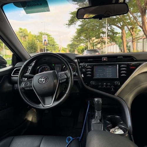 2019 TOYOTA CAMRY SE – FOREIGN USED | SPORT SEDAN
