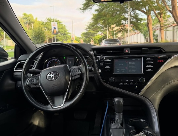 2019 TOYOTA CAMRY SE – FOREIGN USED | SPORT SEDAN