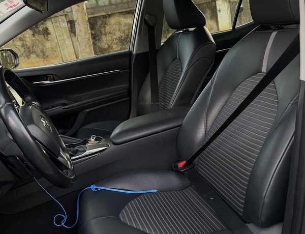 2019 TOYOTA CAMRY SE – FOREIGN USED | SPORT SEDAN