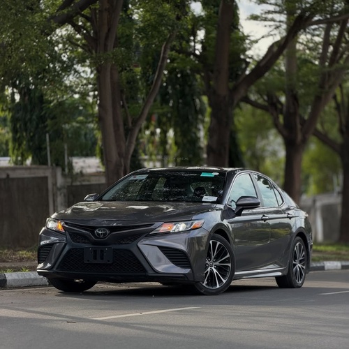 2019 TOYOTA CAMRY SE – FOREIGN USED | SPORT SEDAN