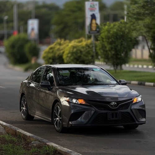 2019 TOYOTA CAMRY SE – FOREIGN USED | SPORT SEDAN