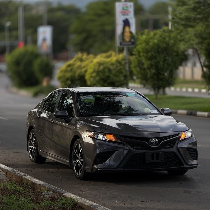 2019 TOYOTA CAMRY SE – FOREIGN USED | SPORT SEDAN image