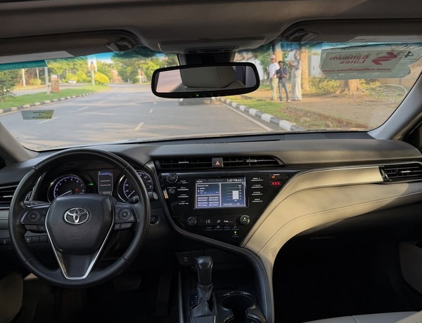 2019 TOYOTA CAMRY SE – FOREIGN USED | SPORT SEDAN 