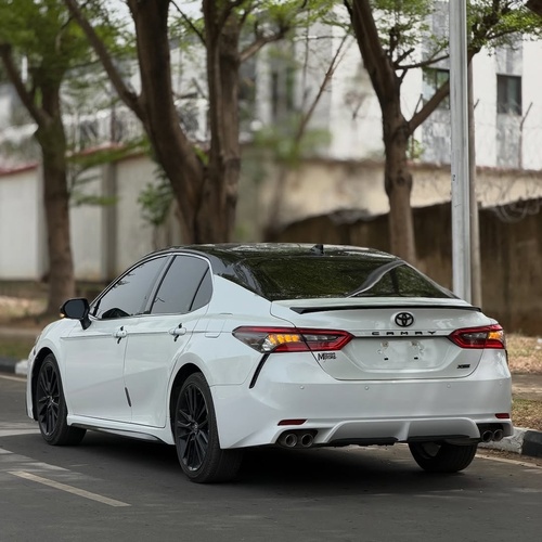 TOYOTA CAMRY 2021 TOKUNBO – SHARP BODY, WELL MAINTAINED UNIT