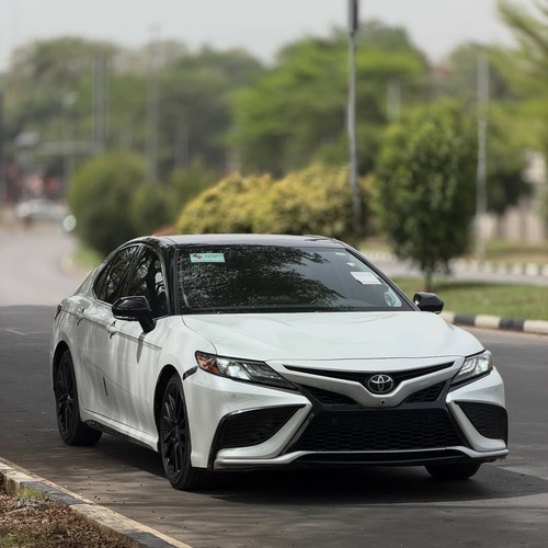 TOYOTA CAMRY 2021 TOKUNBO – SHARP BODY, WELL MAINTAINED UNIT