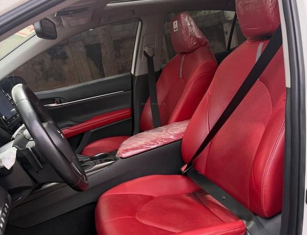 TOYOTA CAMRY 2021 TOKUNBO – SHARP BODY, WELL MAINTAINED UNIT