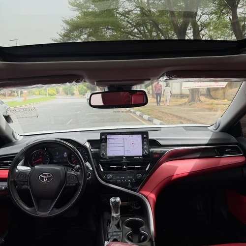 TOYOTA CAMRY 2021 TOKUNBO – SHARP BODY, WELL MAINTAINED UNIT