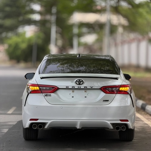 TOYOTA CAMRY 2021 TOKUNBO – SHARP BODY, WELL MAINTAINED UNIT