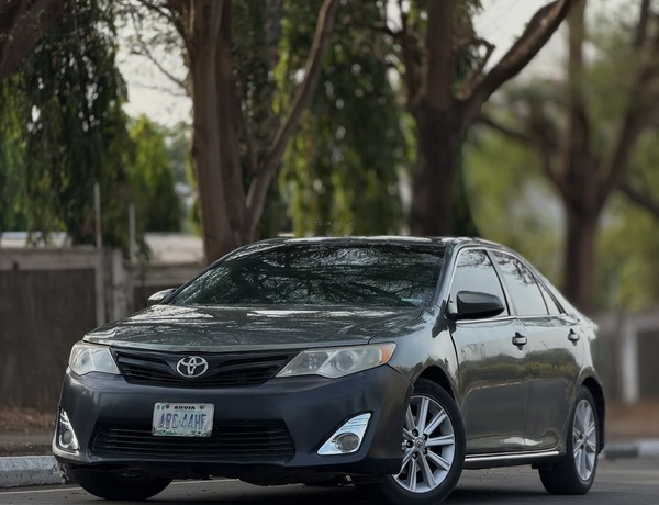 Toyota Camry XLE 2013 Foreign Used 🚗 Luxury & Comfort Combined