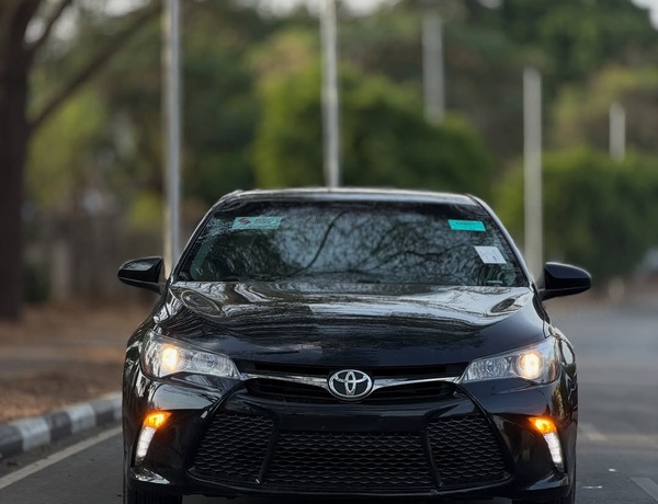 2016 Toyota Camry XSE FOREIGN USED – Luxury Sport Sedan,