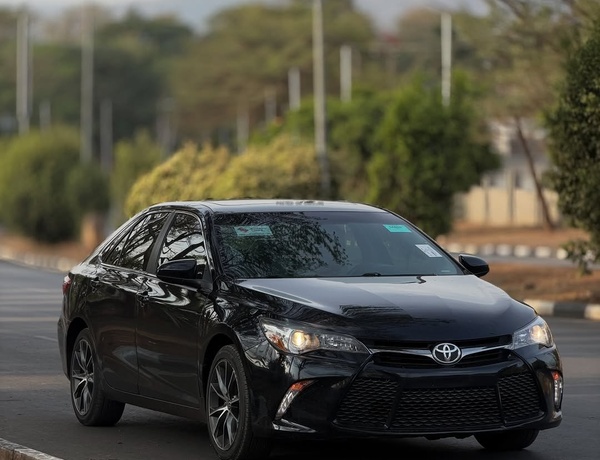 2016 Toyota Camry XSE FOREIGN USED – Luxury Sport Sedan,