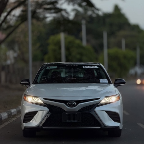 Foreign Used Toyota Camry XSE 2019 model for Sale In Abuja
