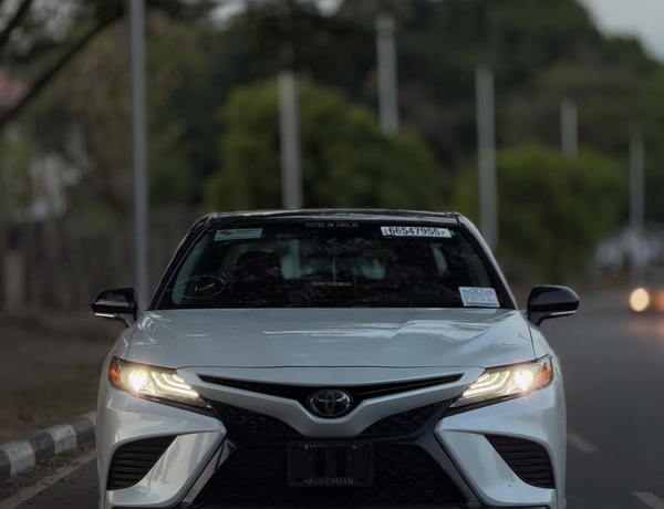 Foreign Used Toyota Camry XSE 2019 model for Sale In Abuja