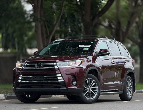 Toyota Highlander XLE 2018 Model – Premium SUV