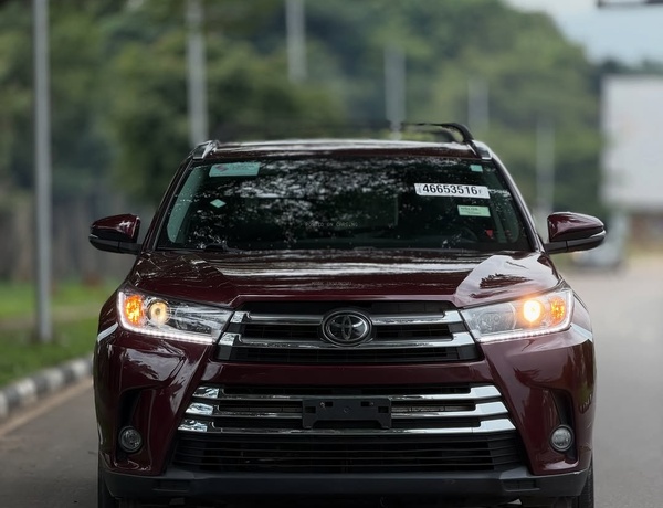Toyota Highlander XLE 2018 Model – Premium SUV