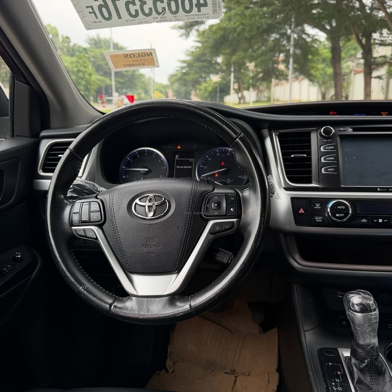Toyota Highlander XLE 2018 Model – Premium SUV image