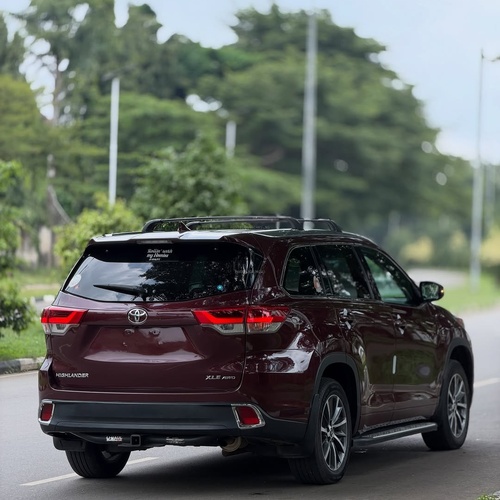Toyota Highlander XLE 2018 Model – Premium SUV