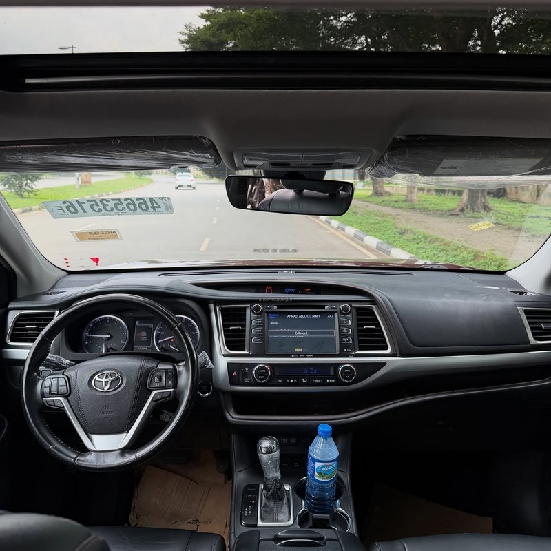 Toyota Highlander XLE 2018 Model – Premium SUV image