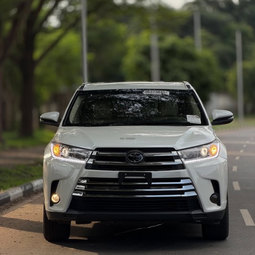 Toyota Highlander XLE 2017🔥 Luxury, Comfort & Reliability