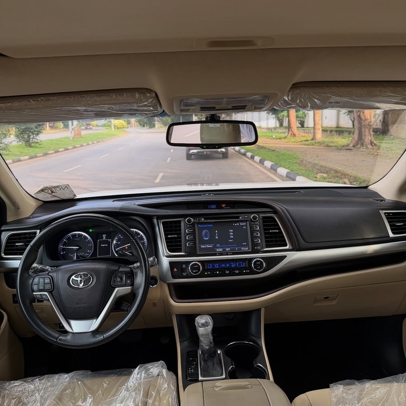 Toyota Highlander XLE 2017🔥 Luxury, Comfort & Reliability image