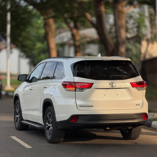 Toyota Highlander XLE 2017🔥 Luxury, Comfort & Reliability