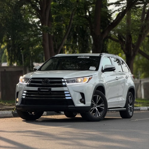 Toyota Highlander XLE 2017🔥 Luxury, Comfort & Reliability