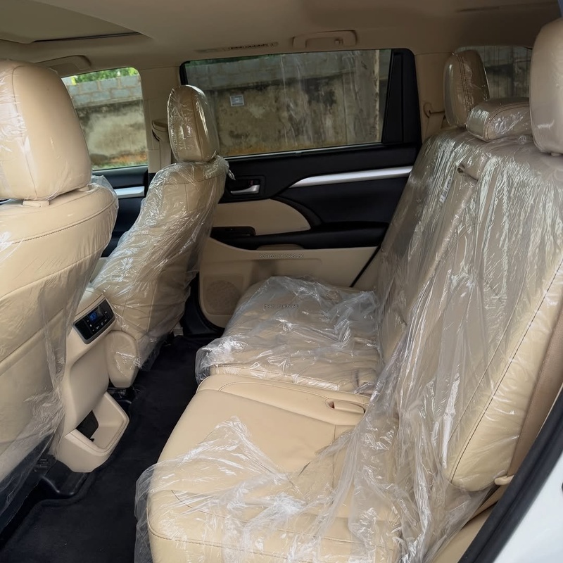 Toyota Highlander XLE 2017🔥 Luxury, Comfort & Reliability image