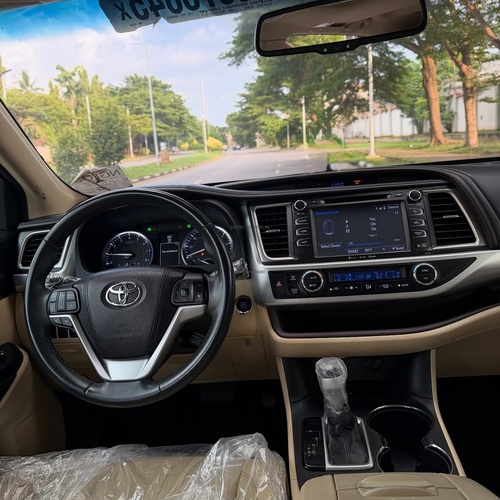 Toyota Highlander XLE 2017🔥 Luxury, Comfort & Reliability