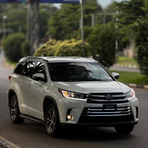Toyota Highlander XLE 2017🔥 Luxury, Comfort & Reliability