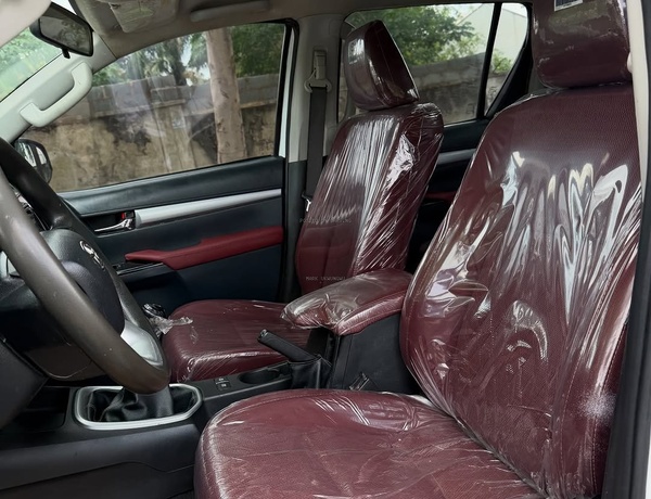 Toyota Hilux SR5 2020 Pickup – No Issues, Heavy Duty Truck