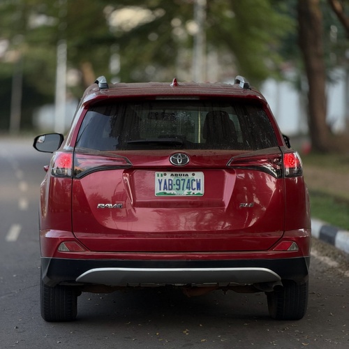 Nigerian Used Toyota RAV4 XLE 2016 in Abuja