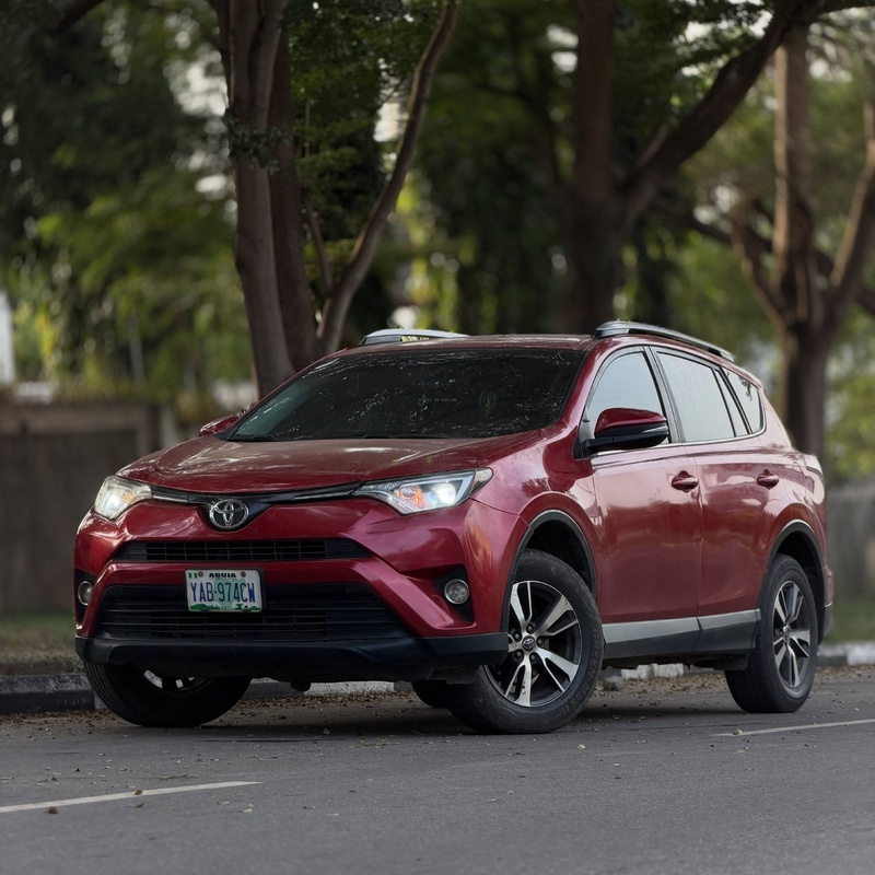 Nigerian Used Toyota RAV4 XLE 2016 in Abuja image