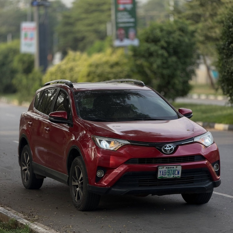 Nigerian Used Toyota RAV4 XLE 2016 in Abuja image