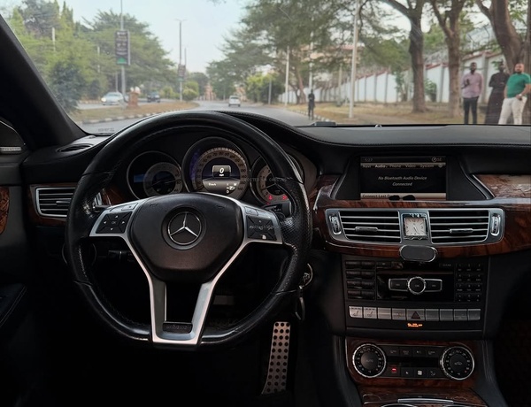 Foreign Used Mercedes Benz CLS550 2014 model for Sale In Abuja
