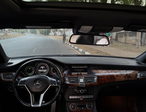 Foreign Used Mercedes Benz CLS550 2014 model for Sale In Abuja